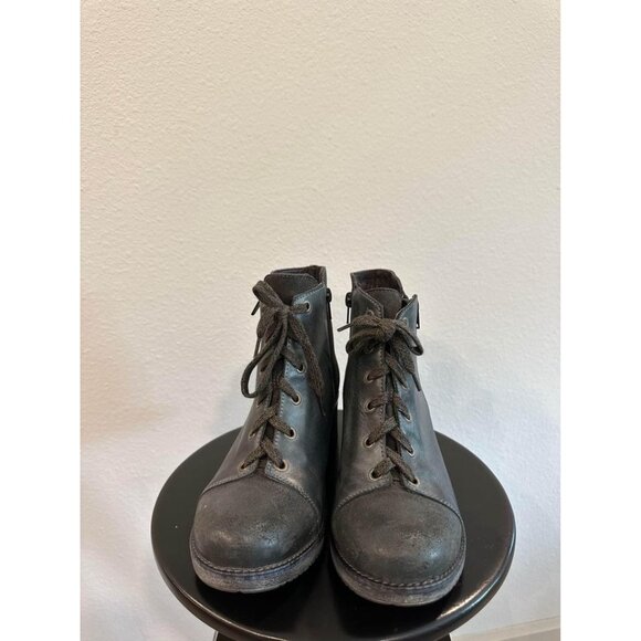 NAOT Women’s Groovy Oily Vintage Ash Leather Ankle Boots Sz 8 - Picture 2 of 7